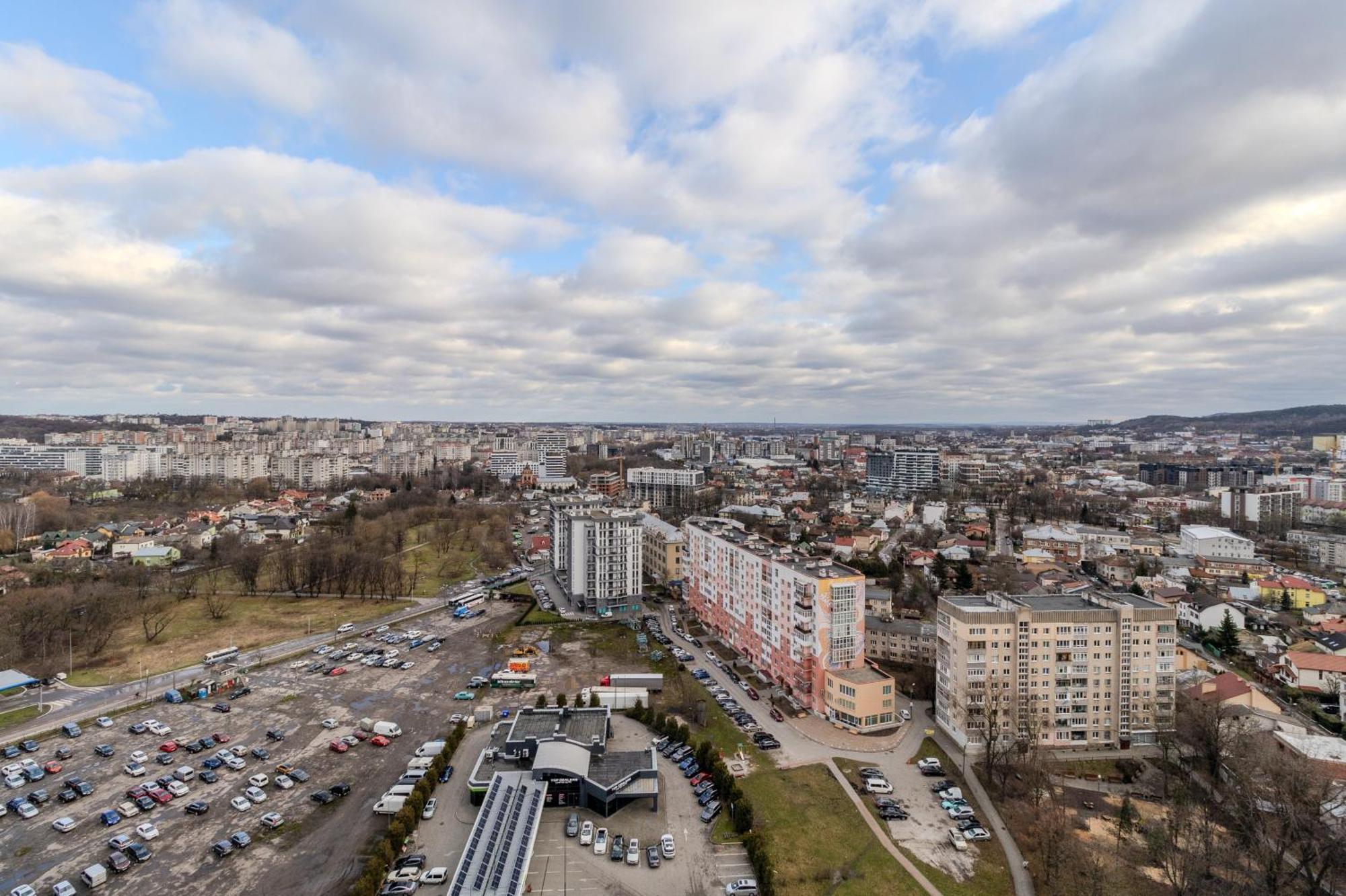 77 Views Apartments By Inshi Лвив Екстериор снимка